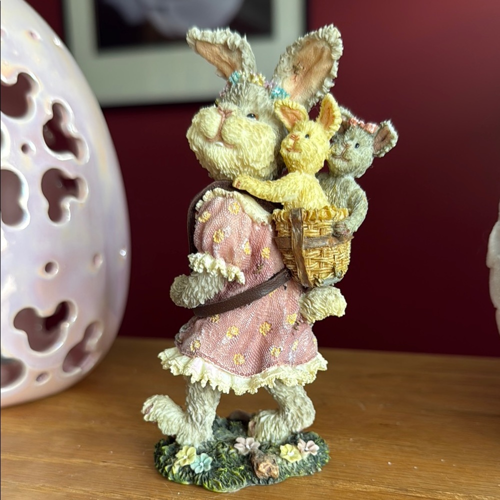 Boyds Bears Charming Bunny Figurine with Baby Bunnies